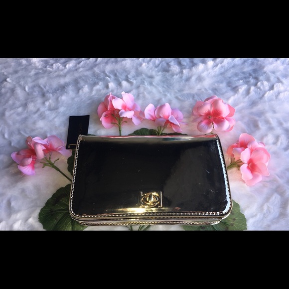 ⭐️ 🌼✨ Kylie Crossbody Metallic Gold Chain Clutch - Picture 4 of 8